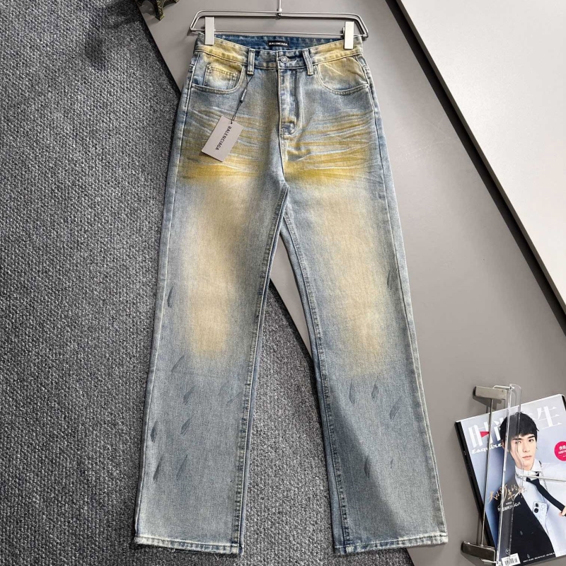 Ba*len*cia*ga jeans